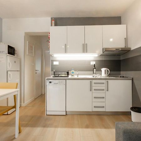 Apartments Krzanic ポドゥゴラ エクステリア 写真